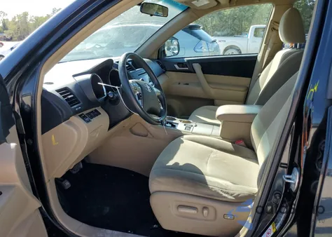 2012 Toyota Highlander Base из США, поврежденный, VIN 5TDZK3EH5CS088465